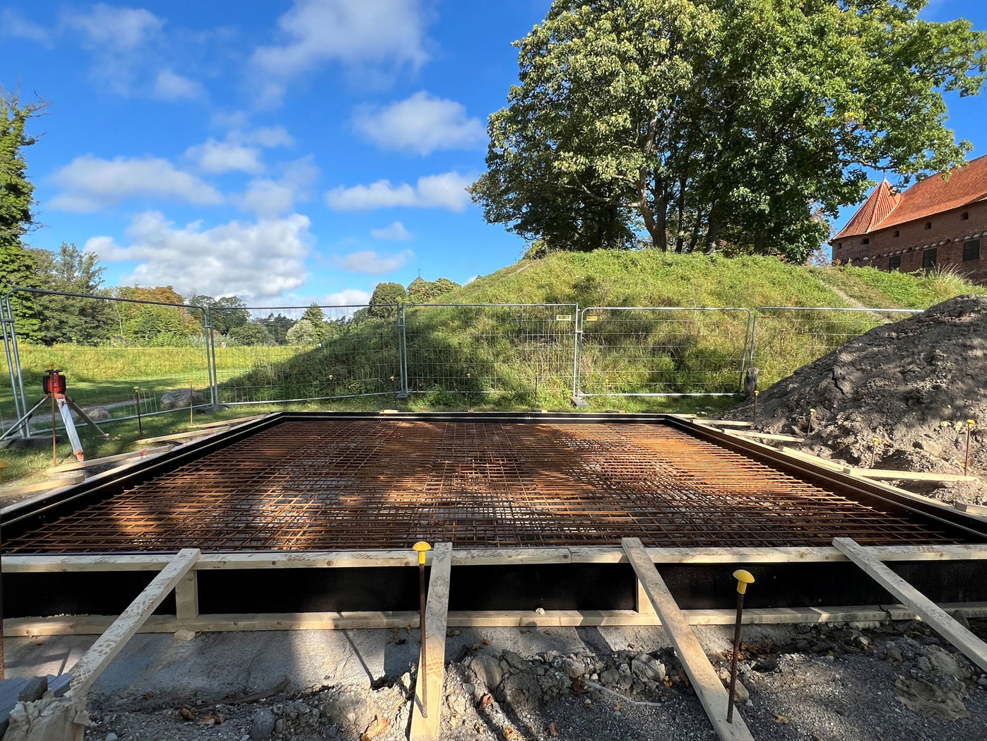 Mockup af slottets kommende mur bliver til